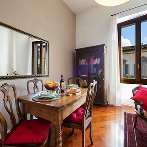 Renovated 19th-century In An Authentic Area Appartamento